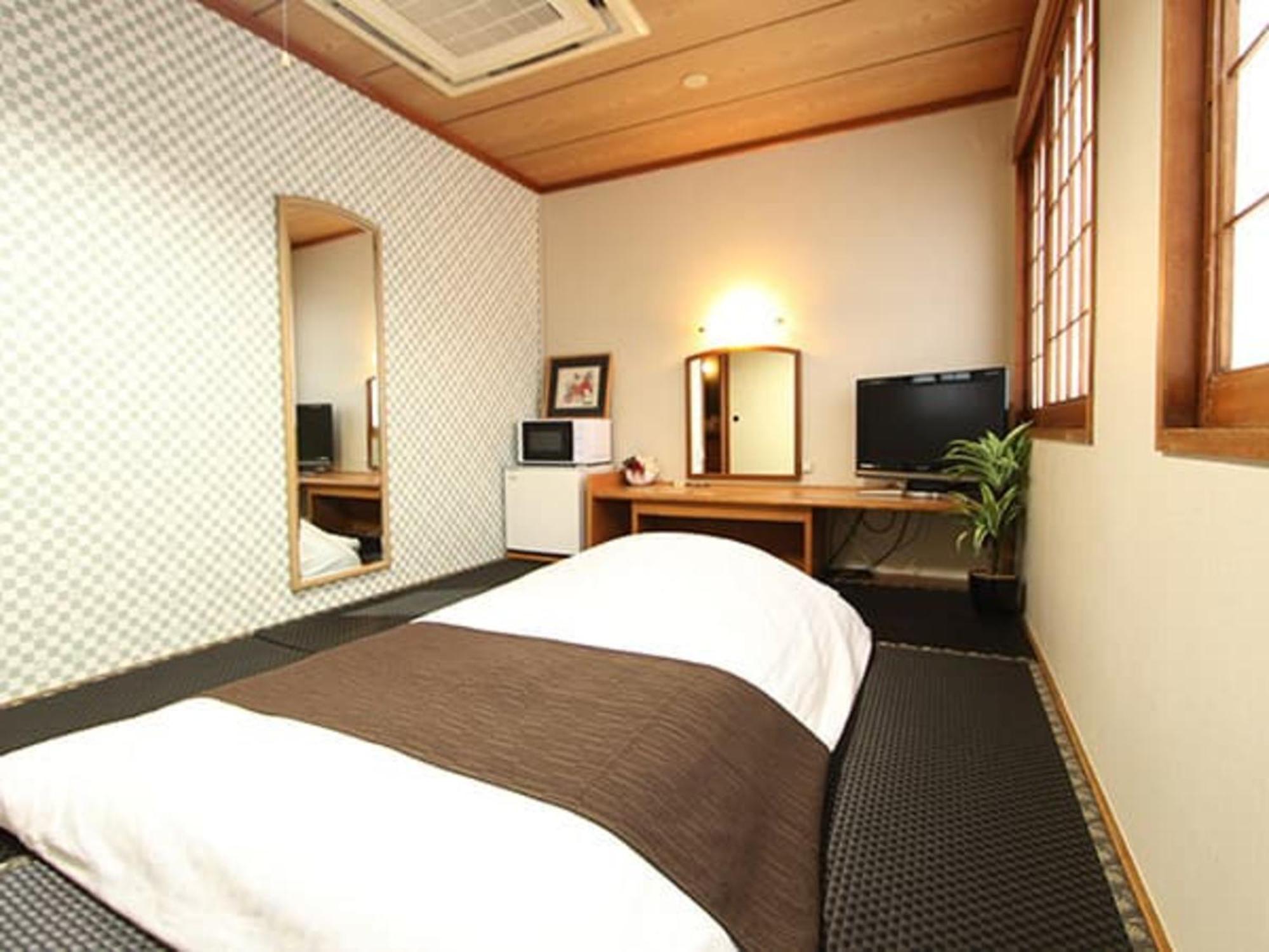 Hotel Livemax Budget Naha Tomarikou Екстериор снимка