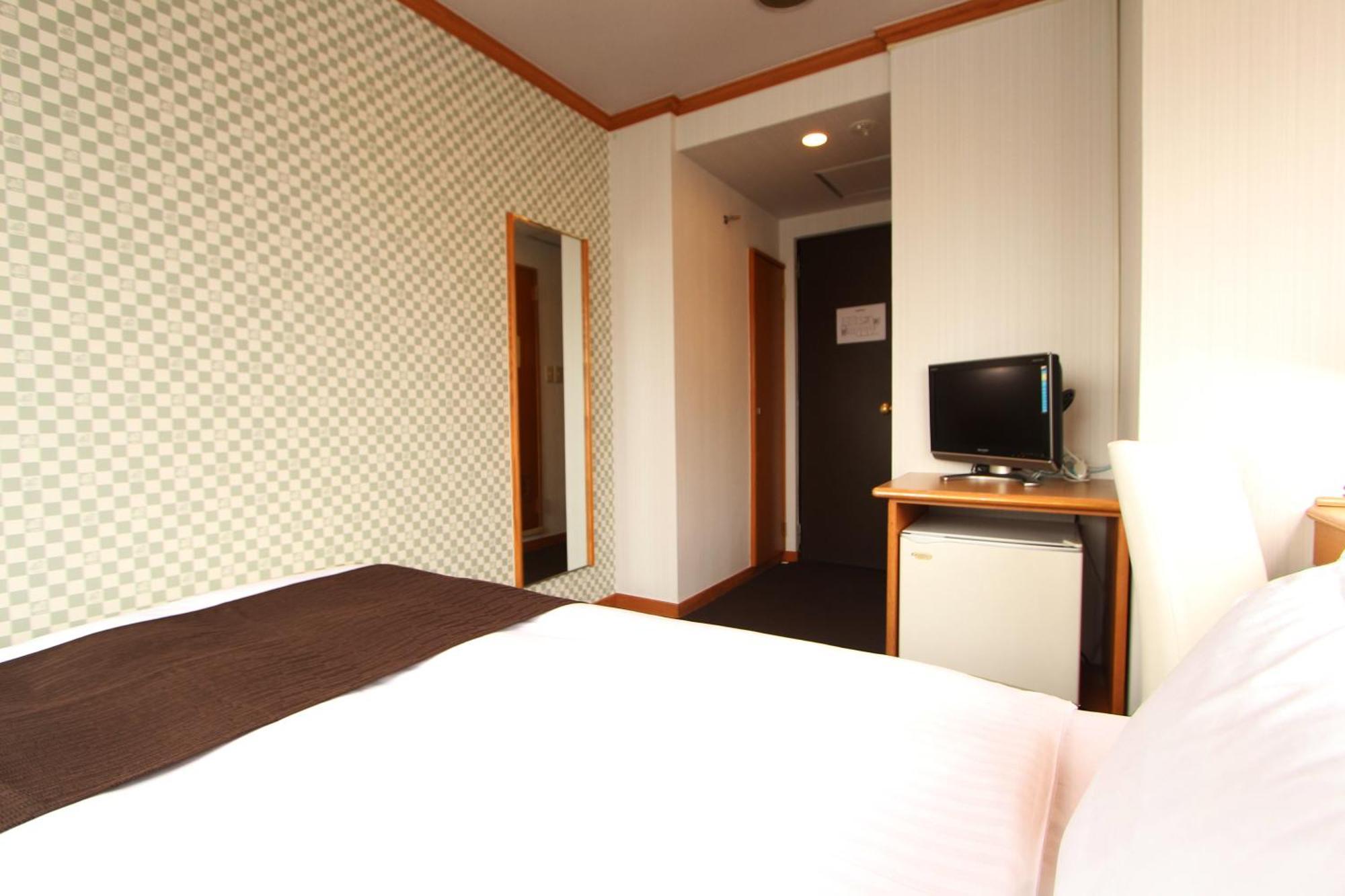 Hotel Livemax Budget Naha Tomarikou Екстериор снимка