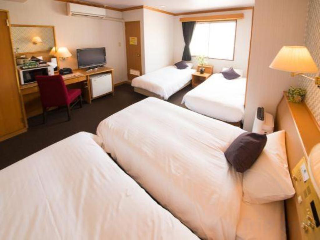 Hotel Livemax Budget Naha Tomarikou Екстериор снимка