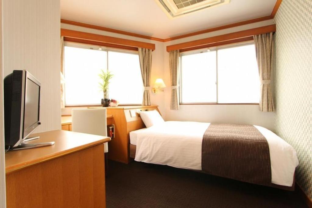 Hotel Livemax Budget Naha Tomarikou Екстериор снимка