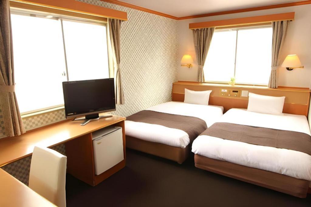 Hotel Livemax Budget Naha Tomarikou Екстериор снимка