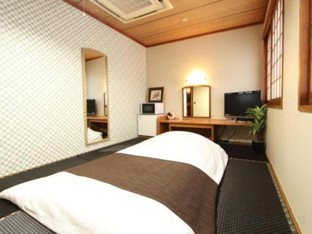 Hotel Livemax Budget Naha Tomarikou Екстериор снимка