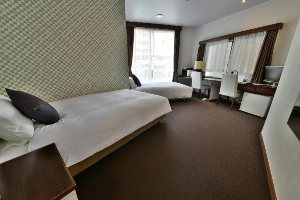 Hotel Livemax Budget Naha Tomarikou Екстериор снимка