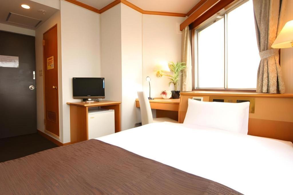 Hotel Livemax Budget Naha Tomarikou Екстериор снимка
