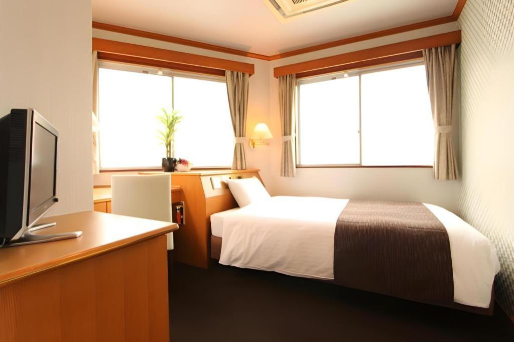Hotel Livemax Budget Naha Tomarikou Екстериор снимка