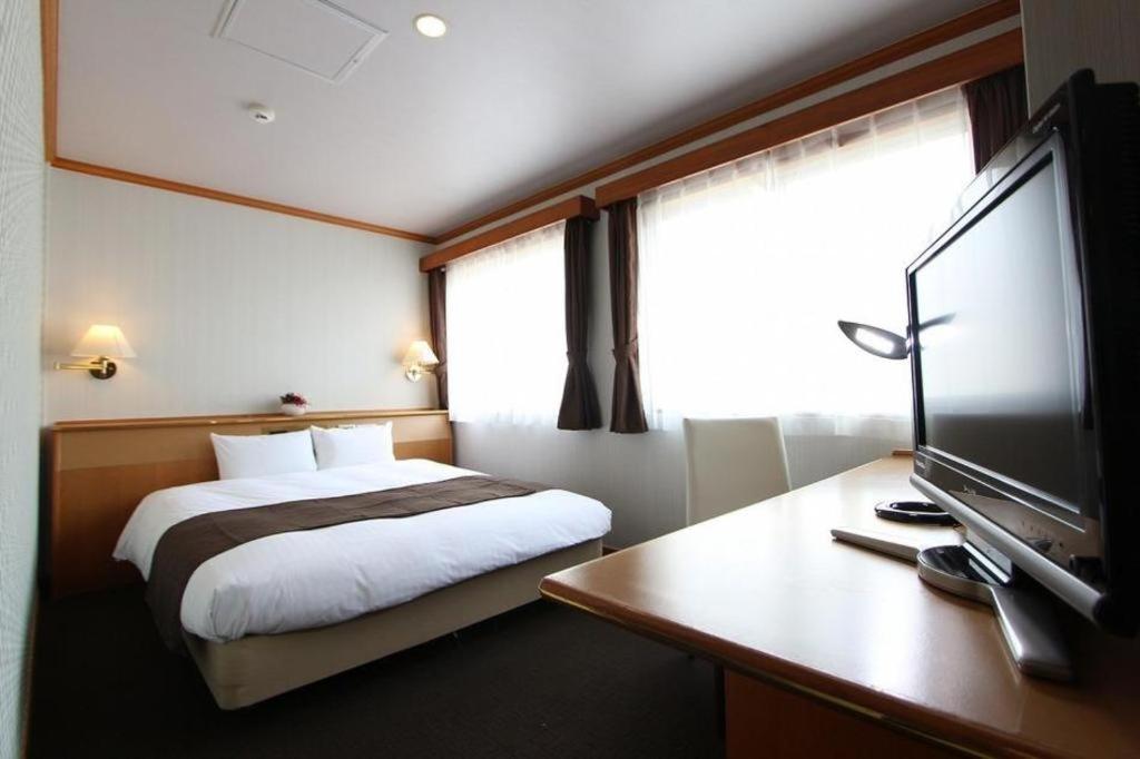 Hotel Livemax Budget Naha Tomarikou Екстериор снимка