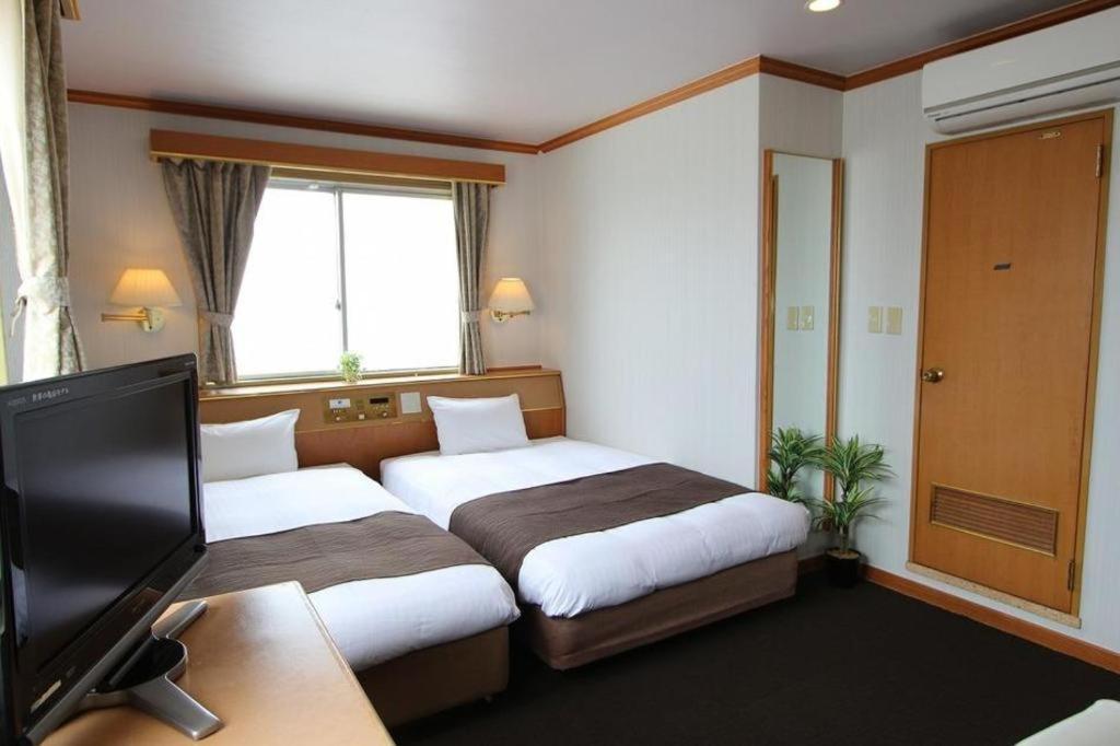 Hotel Livemax Budget Naha Tomarikou Екстериор снимка