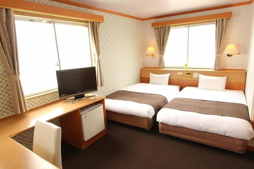 Hotel Livemax Budget Naha Tomarikou Екстериор снимка