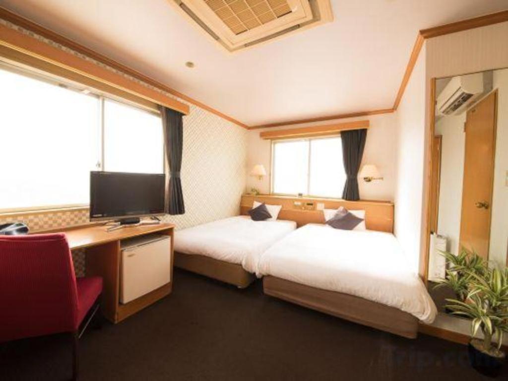 Hotel Livemax Budget Naha Tomarikou Екстериор снимка
