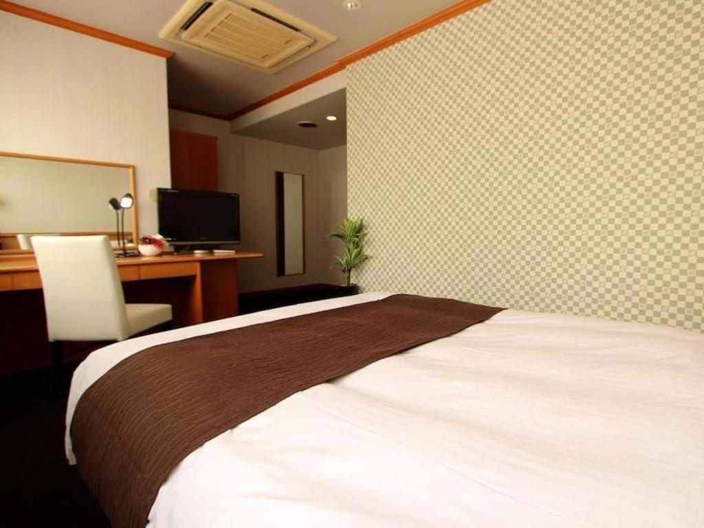 Hotel Livemax Budget Naha Tomarikou Екстериор снимка